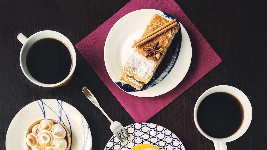 cake-1589012_1280-aspect-ratio-16-9