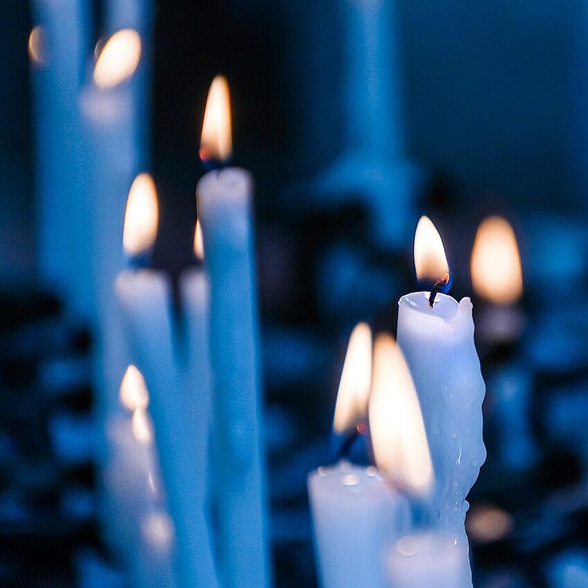 candles-7441568_1280-aspect-ratio-1-1